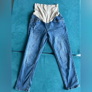 Indigo Blue Distressed Stretchy Capri Maternity Jeans Size Medium